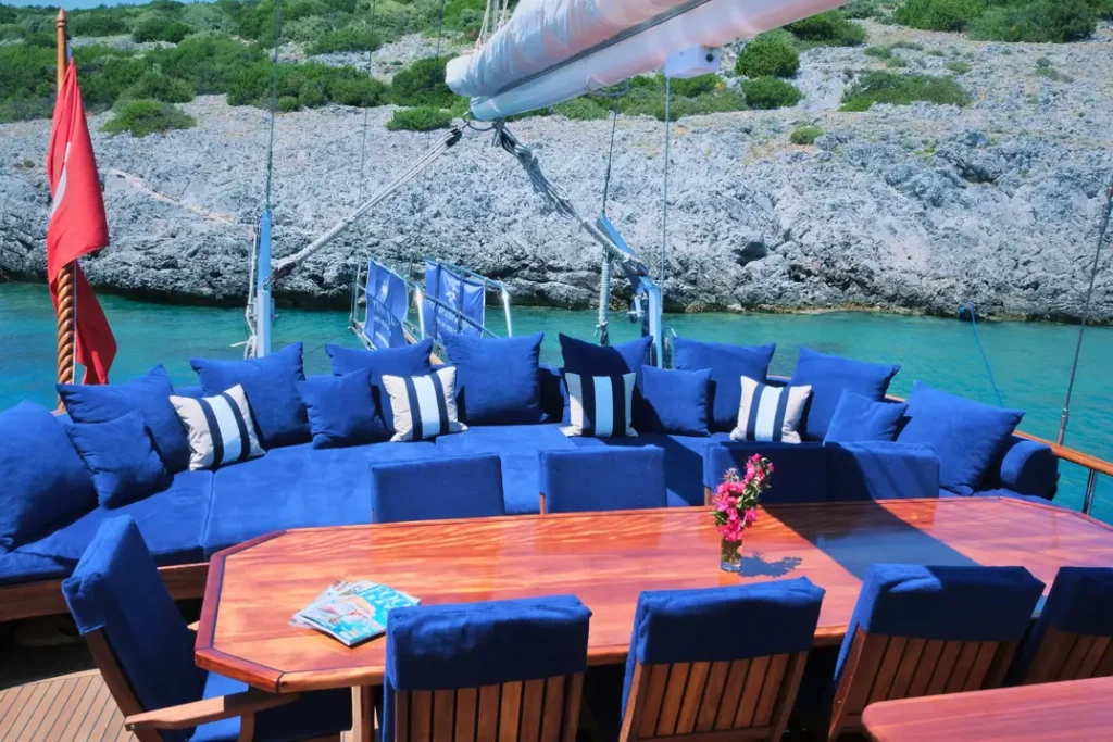 Mediterranean charter atmosphere